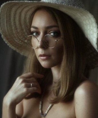 Открой для себя новые грани удовольствия со мной. Мои услуги обширны и вариативны, я могу удовлетворить все твои сексуальные желания и фантазии. 💋
🌟 Живу в Москве, городе страсти, где можем встретиться в уютной атмосфере или гостинице. Свидание со мной станет настоящим праздником для тебя. 🔥
💫 Мои возможности безграничны, и я готова подарить тебе незабываемые ощущения. В моей компании ты почувствуешь себя желанным и удовлетворенным. Мои отзывы говорят сами за себя - мои клиенты остаются довольны и хотят вернуться ко мне снова и снова. 🔥
📷 В моем портфолио ты найдешь фотографии, которые подтверждают мою красоту и соблазнительность. Умело играя своими прелестями, я смогу вызвать у тебя самые сокровенные желания. 💦
🌈 Так что не упускай возможность окунуться в мир наслаждения со мной! Я жду тебя в Москве. Сделай шаг к незабываемому опыту в моей компании. 😘 Кира
